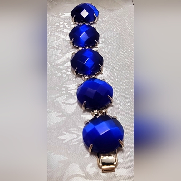 Kendra Scott Cassie Cobalt Catseye - Picture 4 of 16